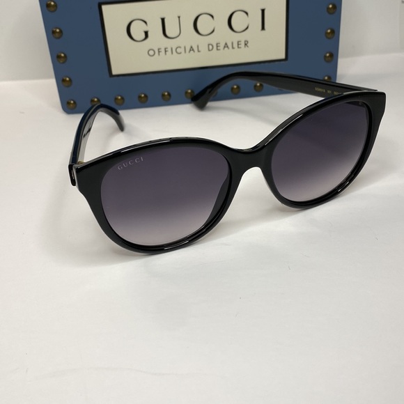 New- GUCCI GG0631S 001 round sunglass comes black frame with grey gradient le…